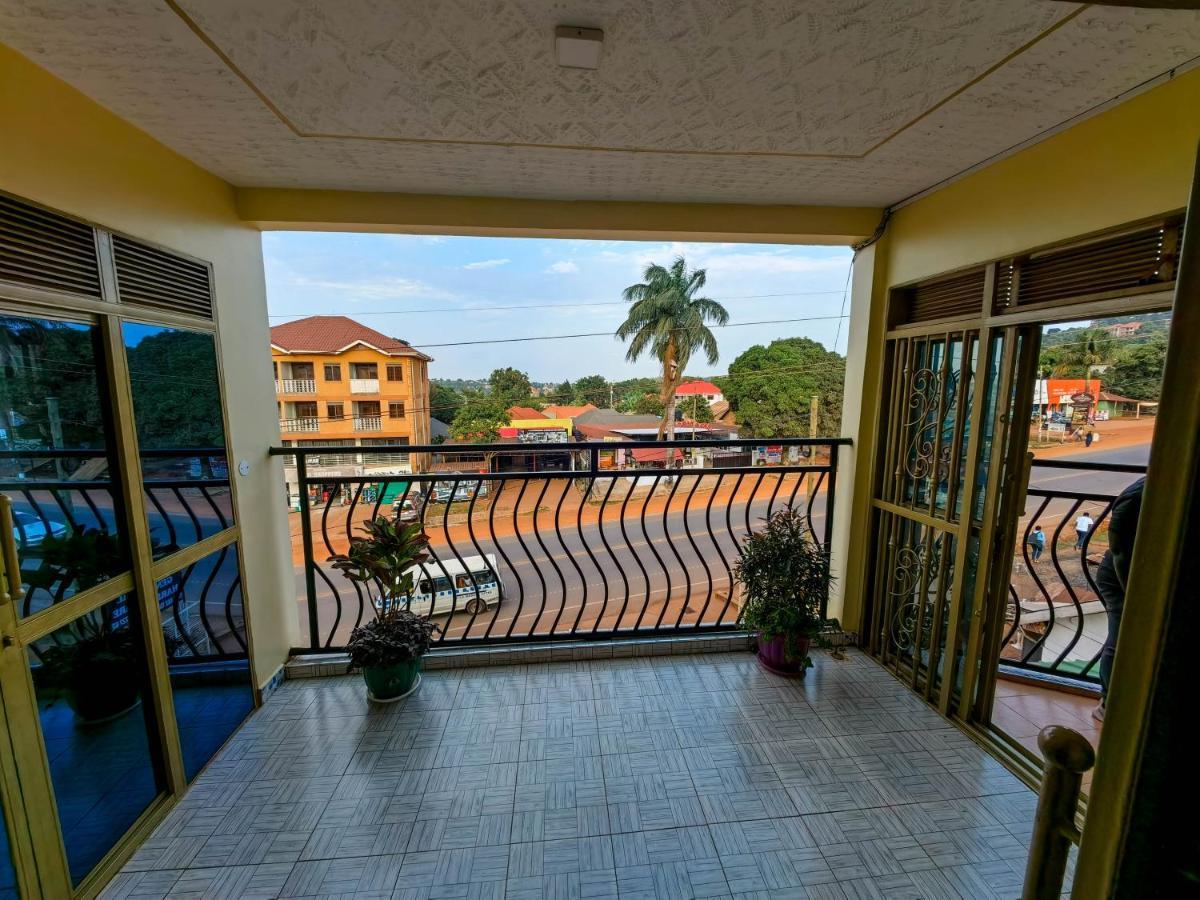 Peace Of Mind Suites Entebbe Eksteriør billede