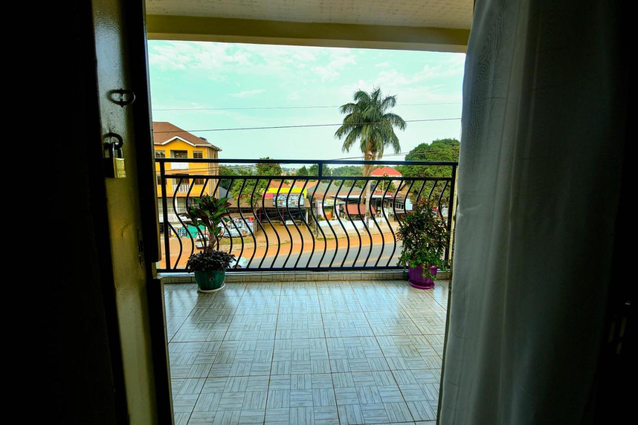 Peace Of Mind Suites Entebbe Eksteriør billede