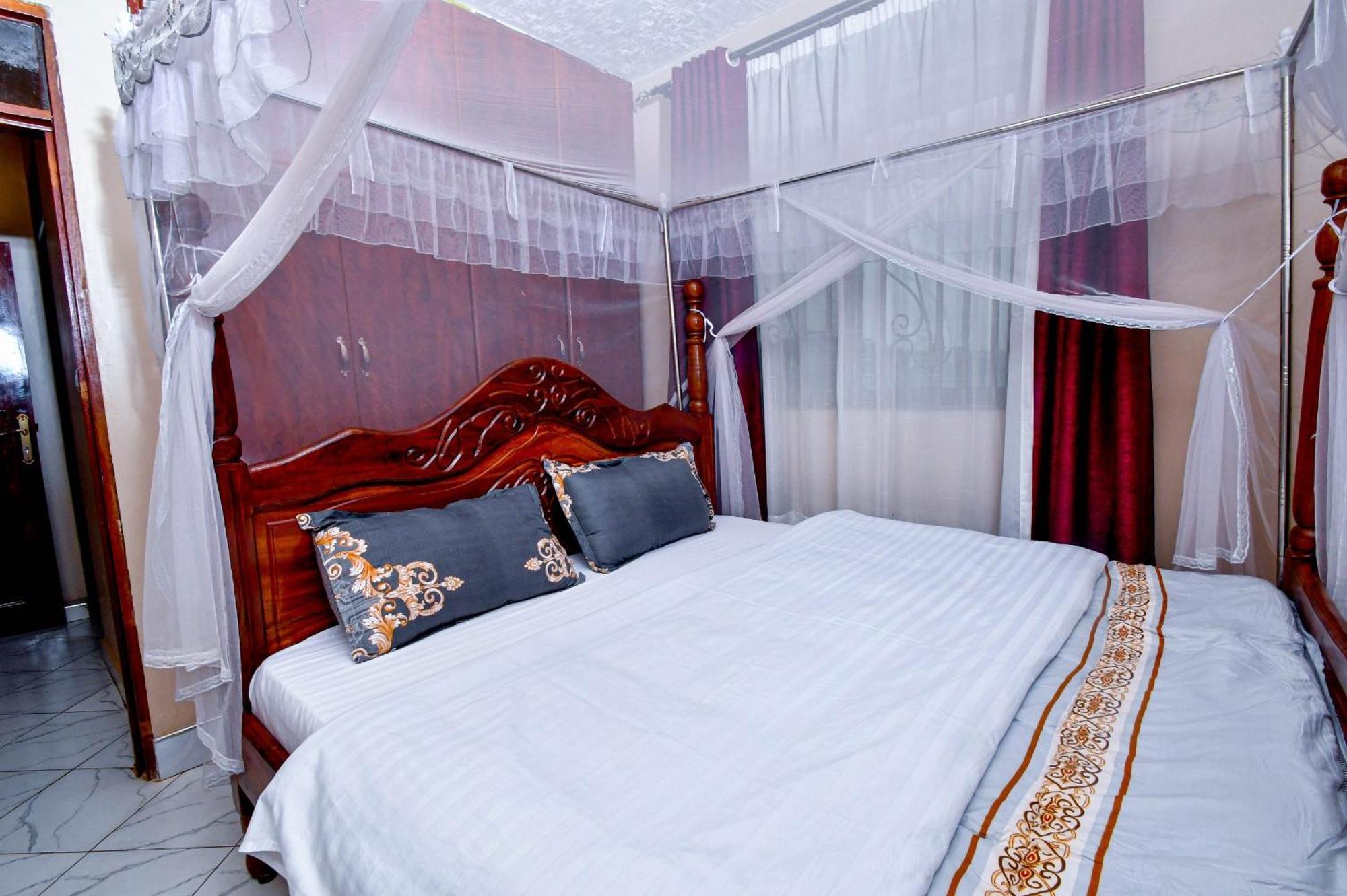Peace Of Mind Suites Entebbe Eksteriør billede