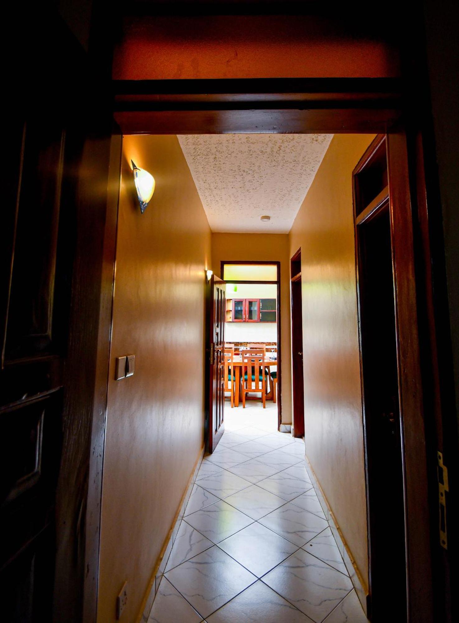Peace Of Mind Suites Entebbe Eksteriør billede
